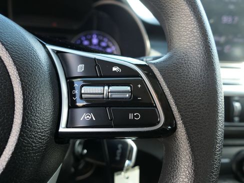 Used 2023 Kia Forte LXS w/ LXS Technology Package image 16