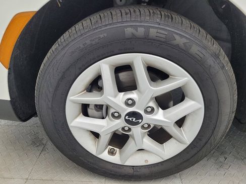 Used 2025 Kia Soul LX image 31