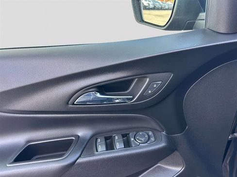 Used 2022 Chevrolet Equinox LT image 17