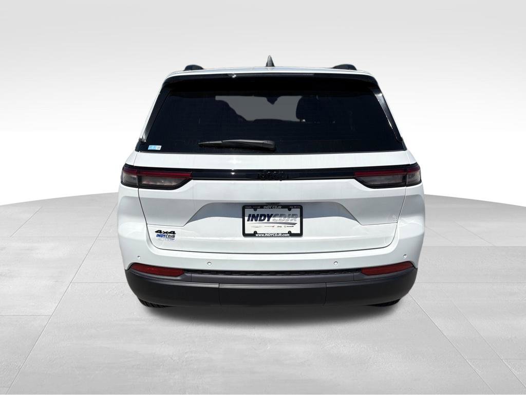 New 2026 Jeep Grand Cherokee Altitude AWD/4WD image 5