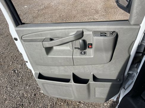 New 2025 GMC Savana 2500 Extended w/ Driver Convenience Package image 19