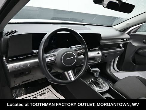 Used 2025 Hyundai Kona SEL image 13