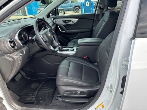 Used 2025 Chevrolet Blazer LT w/ Sound & Technology Package AWD/4WD image 11