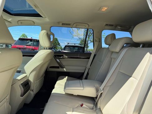 Used 2019 Lexus GX 460 Premium w/ Premium Package AWD/4WD image 15