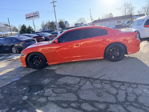 Used 2016 Dodge Charger R/T Scat Pack w/ Technology Group RWD image 13