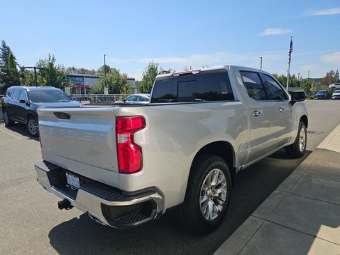 Used 2019 Chevrolet Silverado 1500 LTZ AWD/4WD image 7