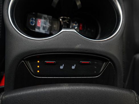 Used 2022 Toyota Venza Limited image 25