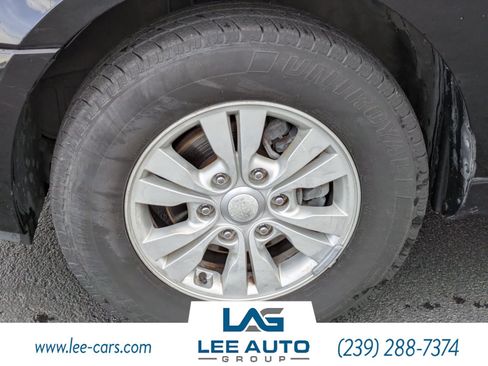 Used 2012 Kia Sedona LX w/ PWR Pkg FWD image 9