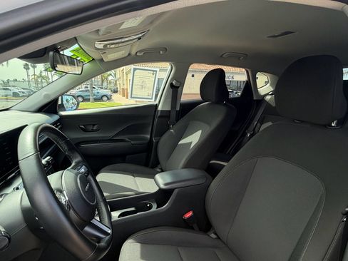 Used 2024 Hyundai Kona SEL image 9