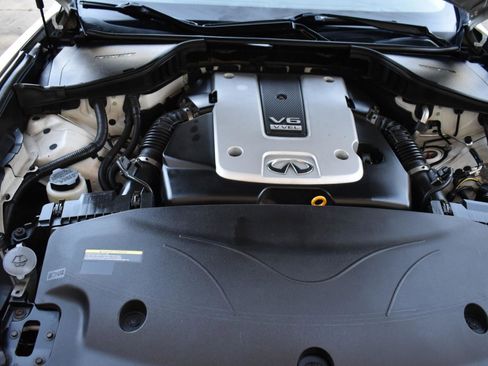 Used 2017 INFINITI Q70 L 3.7 w/ Deluxe Touring Package image 48