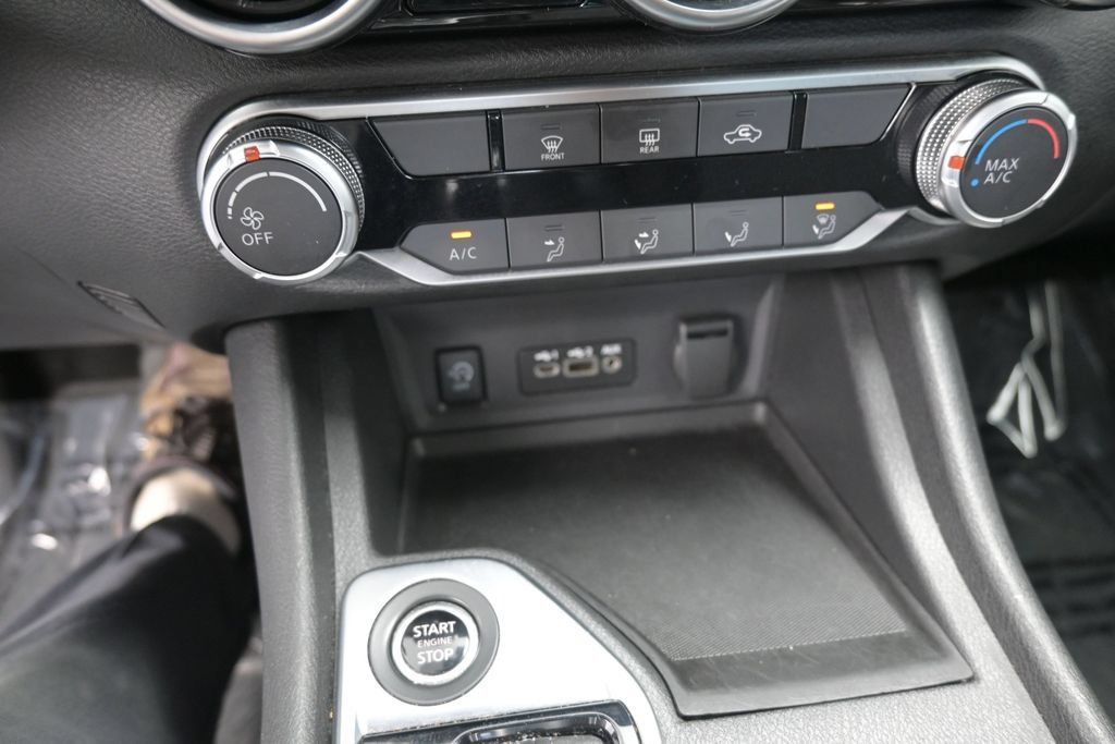 Used 2024 Nissan Sentra SV FWD image 30