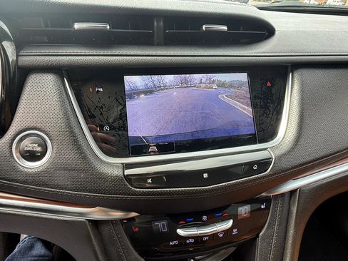 Used 2021 Cadillac XT5 Premium Luxury image 14