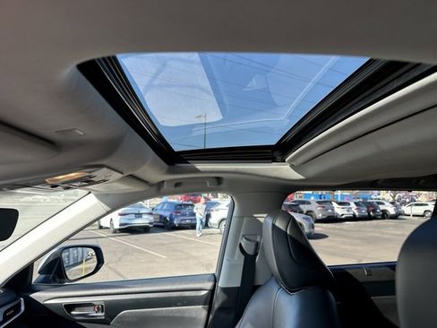 Used 2021 Toyota Highlander XLE image 15