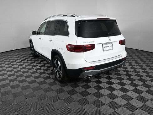 Certified 2025 Mercedes-Benz GLB 250 image 4