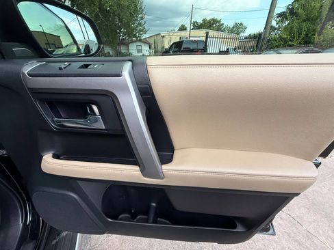Used 2016 Toyota 4Runner SR5 RWD image 21