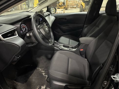 Certified 2025 Toyota Corolla LE FWD image 9