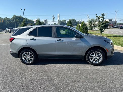 Used 2024 Chevrolet Equinox LS w/ LS Convenience Package FWD image 7