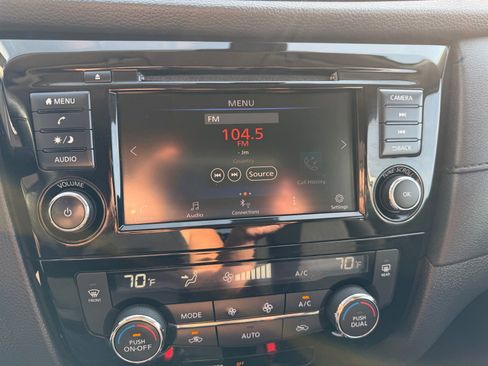Used 2020 Nissan Rogue SV AWD/4WD image 19