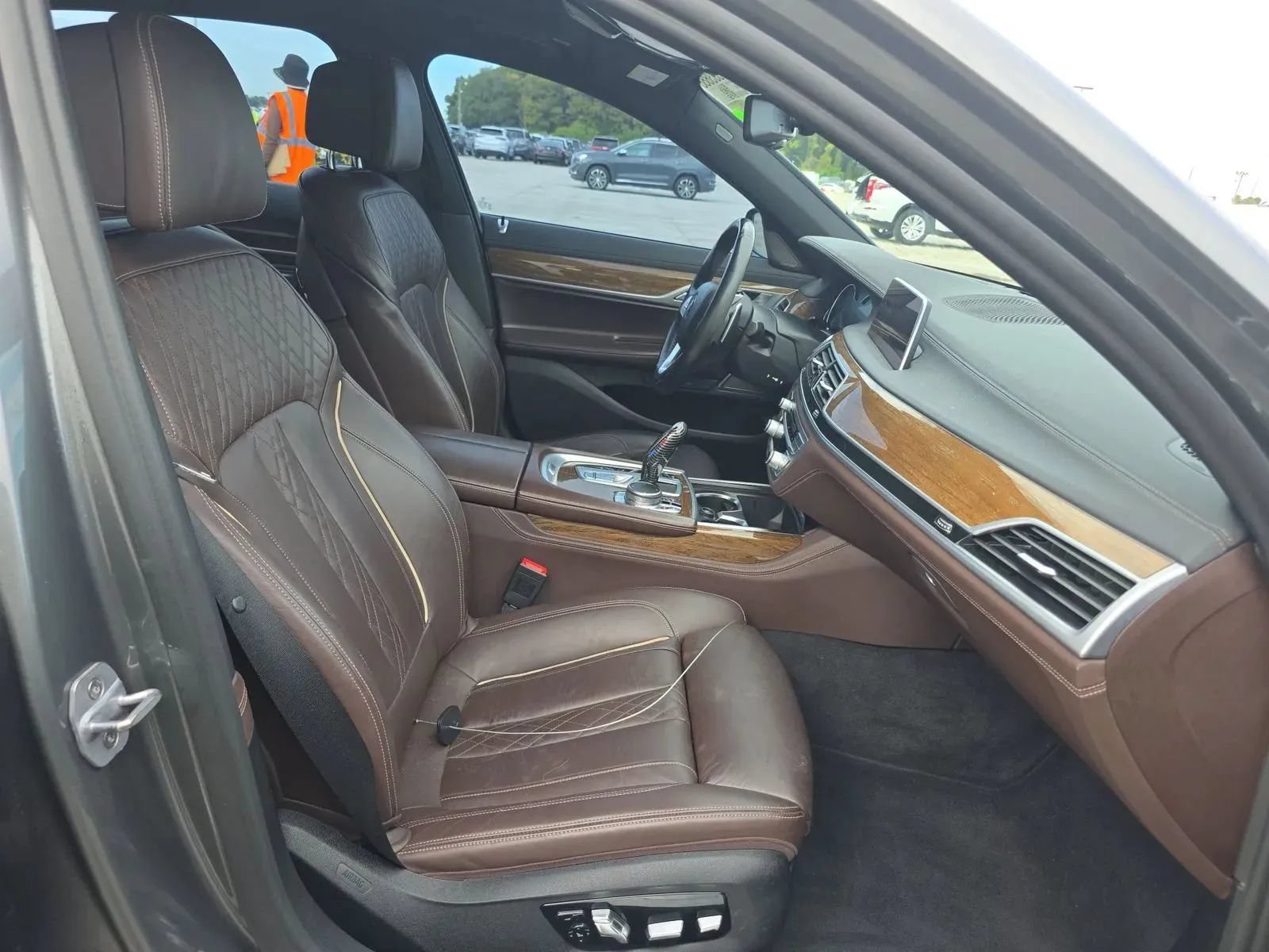 Used 2019 BMW 750i w/ M Sport Package RWD image 8