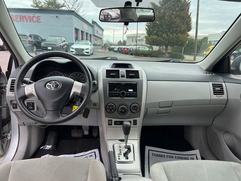 Used 2013 Toyota Corolla LE image 17