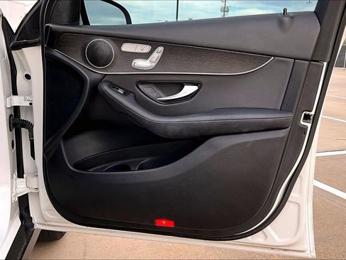 Used 2020 Mercedes-Benz GLC 300 image 22