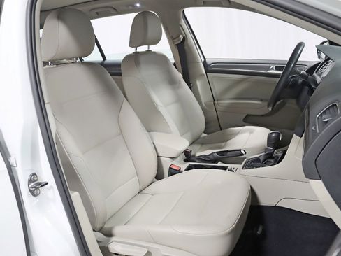 Used 2017 Volkswagen Golf Alltrack SE image 24