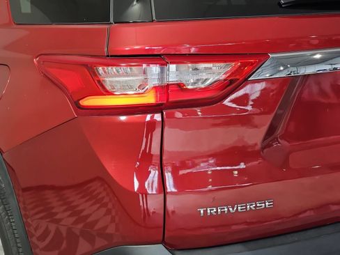 Used 2021 Chevrolet Traverse LT FWD image 27