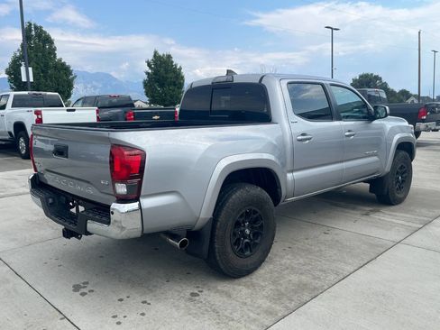 Used 2019 Toyota Tacoma SR5 image 3