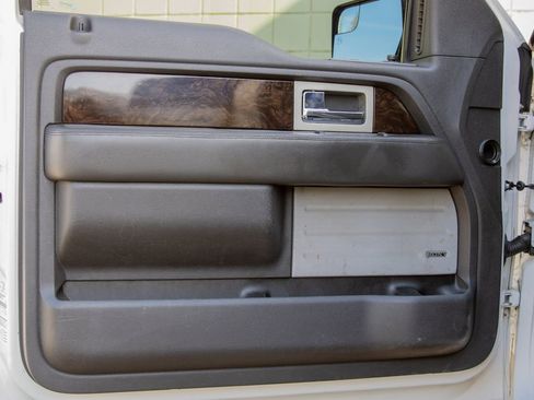 Used 2014 Ford F150 Platinum image 11