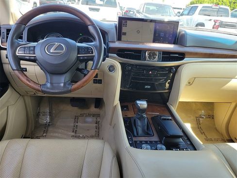 Used 2017 Lexus LX 570 4WD image 5