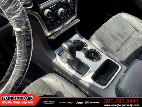 Used 2018 Jeep Grand Cherokee Altitude AWD/4WD image 17