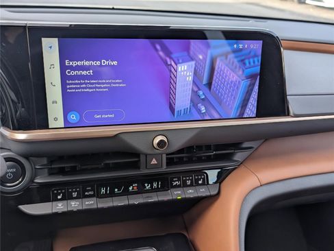 Used 2025 Toyota Crown Signia image 31