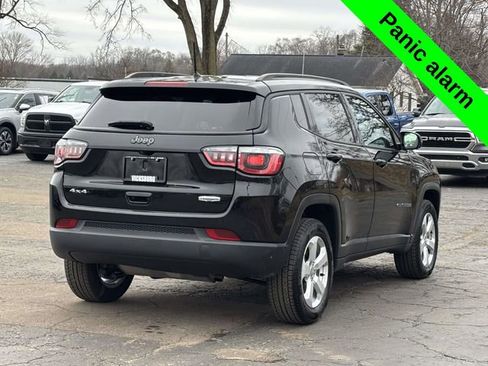 Used 2018 Jeep Compass Latitude w/ Cold Weather Group image 32
