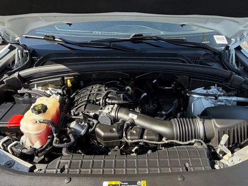 Used 2022 Jeep Grand Cherokee Limited image 31