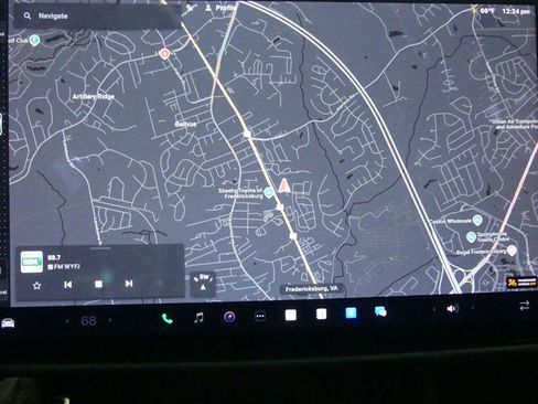 Used 2021 Tesla Model S Plaid image 10