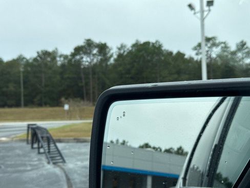 Used 2024 Ford F150 Lariat w/ FX4 Off-Road Package image 31