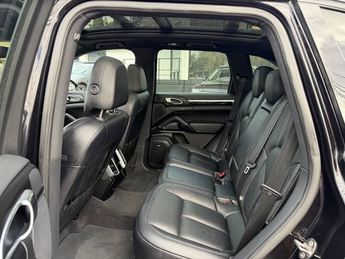 Used 2016 Porsche Cayenne S AWD/4WD image 37