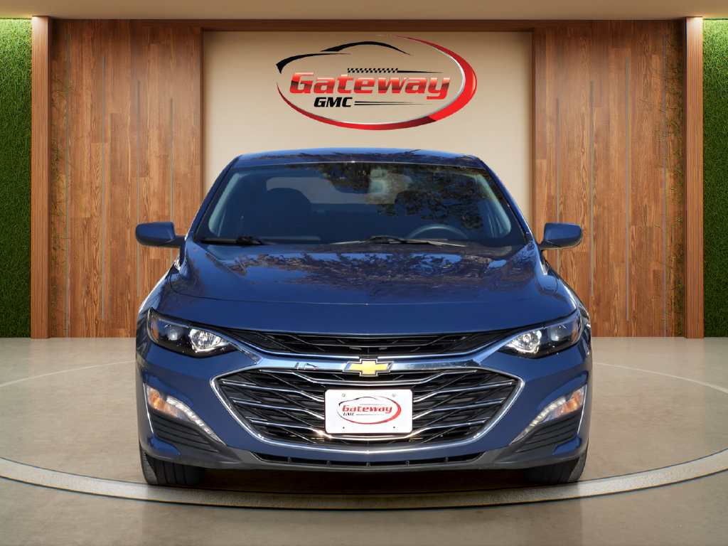 Used 2024 Chevrolet Malibu LT FWD image 2