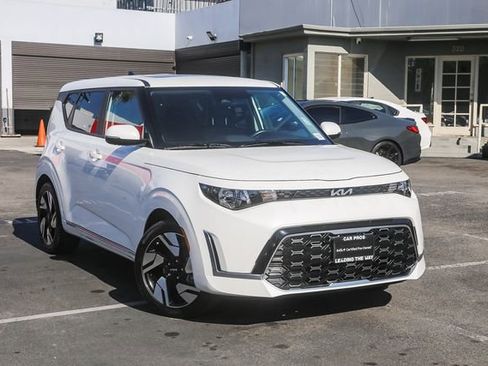 Certified 2025 Kia Soul GT-Line image 2