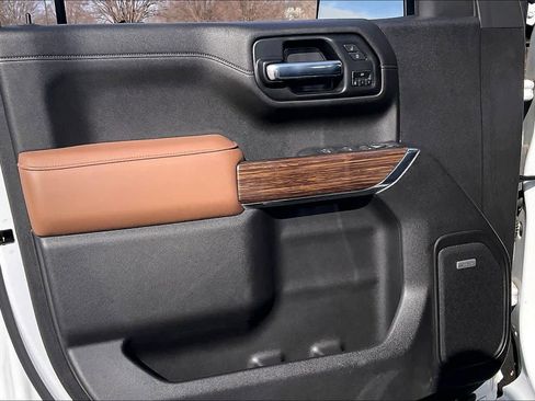 Used 2021 Chevrolet Silverado 1500 High Country w/ Technology Package image 21