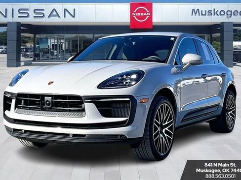 Used 2024 Porsche Macan S image 3