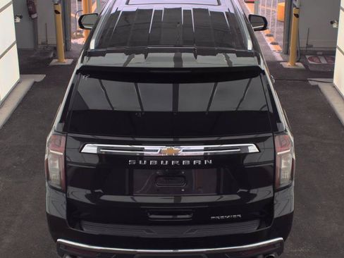 Used 2023 Chevrolet Suburban Premier w/ Advanced Technology Package RWD image 6