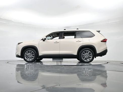 Used 2024 Toyota Grand Highlander Platinum image 37