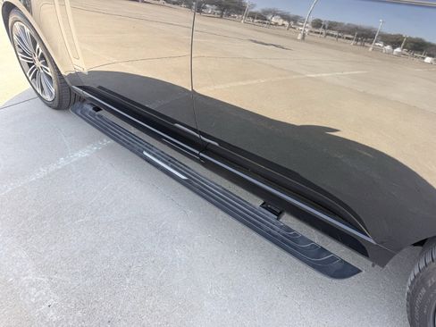 Used 2023 Land Rover Range Rover Long Wheelbase Autobiography image 24