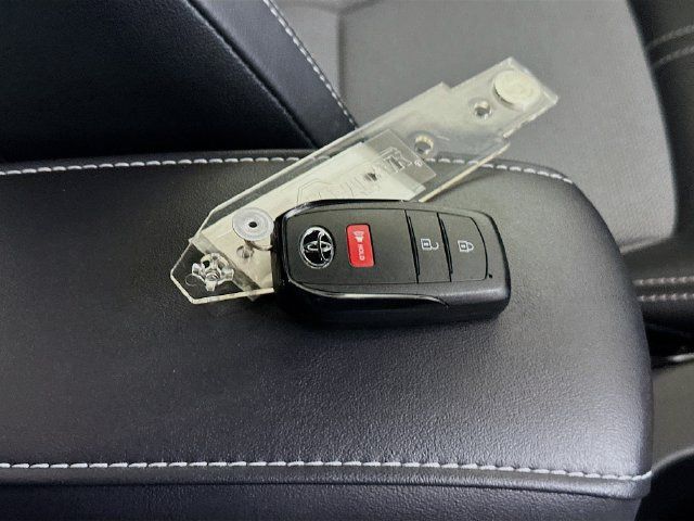 Used 2026 Toyota Corolla XSE FWD image 33