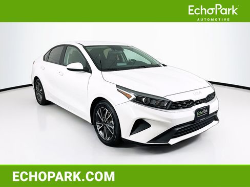 Used 2022 Kia Forte LXS FWD image 1
