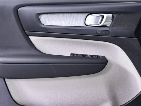 Certified 2026 Volvo XC40 B5 Plus w/ Protection Package Premier image 8