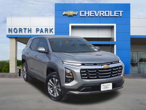 Used 2025 Chevrolet Equinox LT image 1