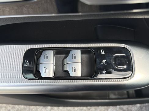 Used 2026 Mercedes-Benz GLC 300 4MATIC image 28