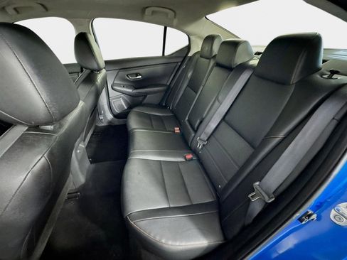 Used 2022 Nissan Sentra SR w/ SR Premium Package image 24